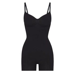 SKIMS Seamless Sculpt Bodysuit (NWOT)